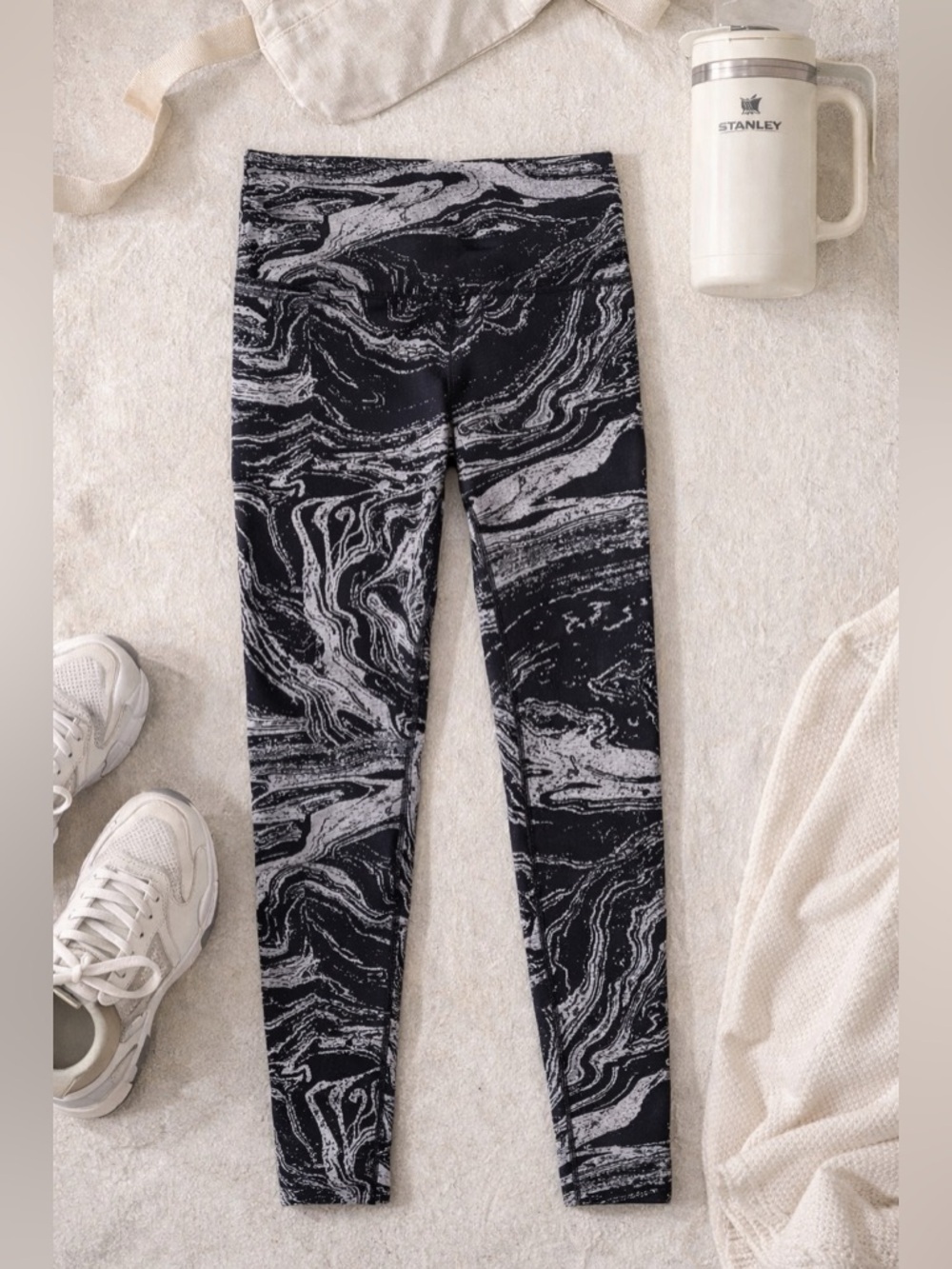Athleta Marbled Black White High Waisted Leggings Small Pocket Activewear